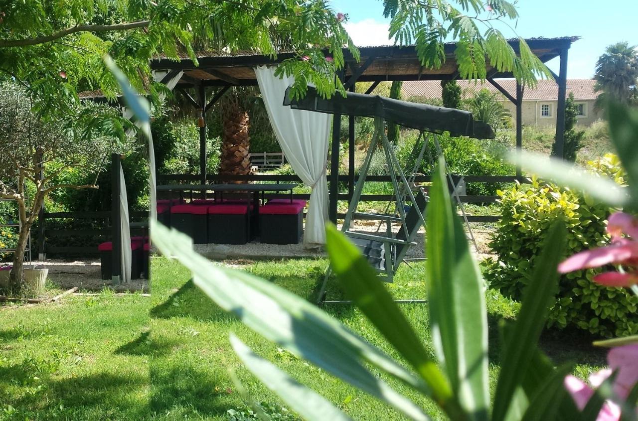 Aux Roses De L'Etang Ξενοδοχείο Capestang Εξωτερικό φωτογραφία